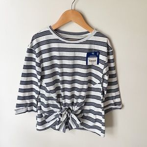 Arizona Jeans Twisted front shirt size 7/8 kids